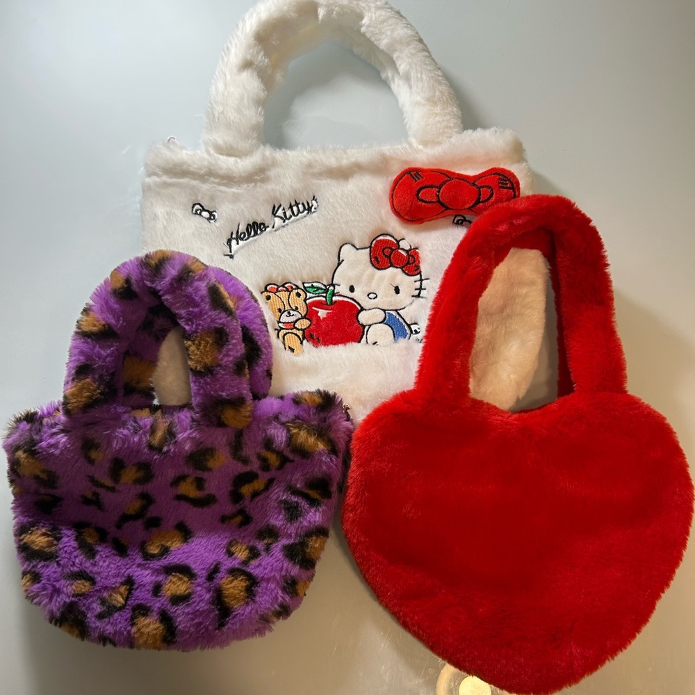 Hello Kitty White Plush Tote with Red Heart Accent - Girls' Shoulder Bag